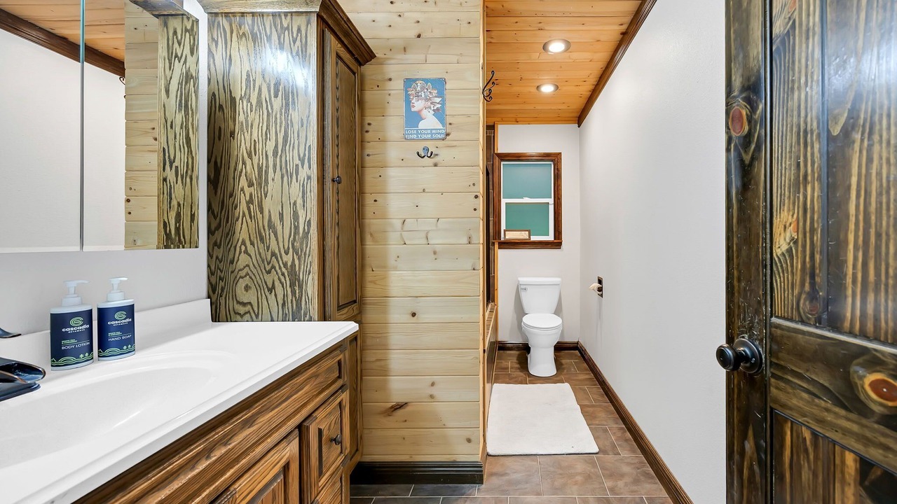 Photo of Bathroom in Marmot