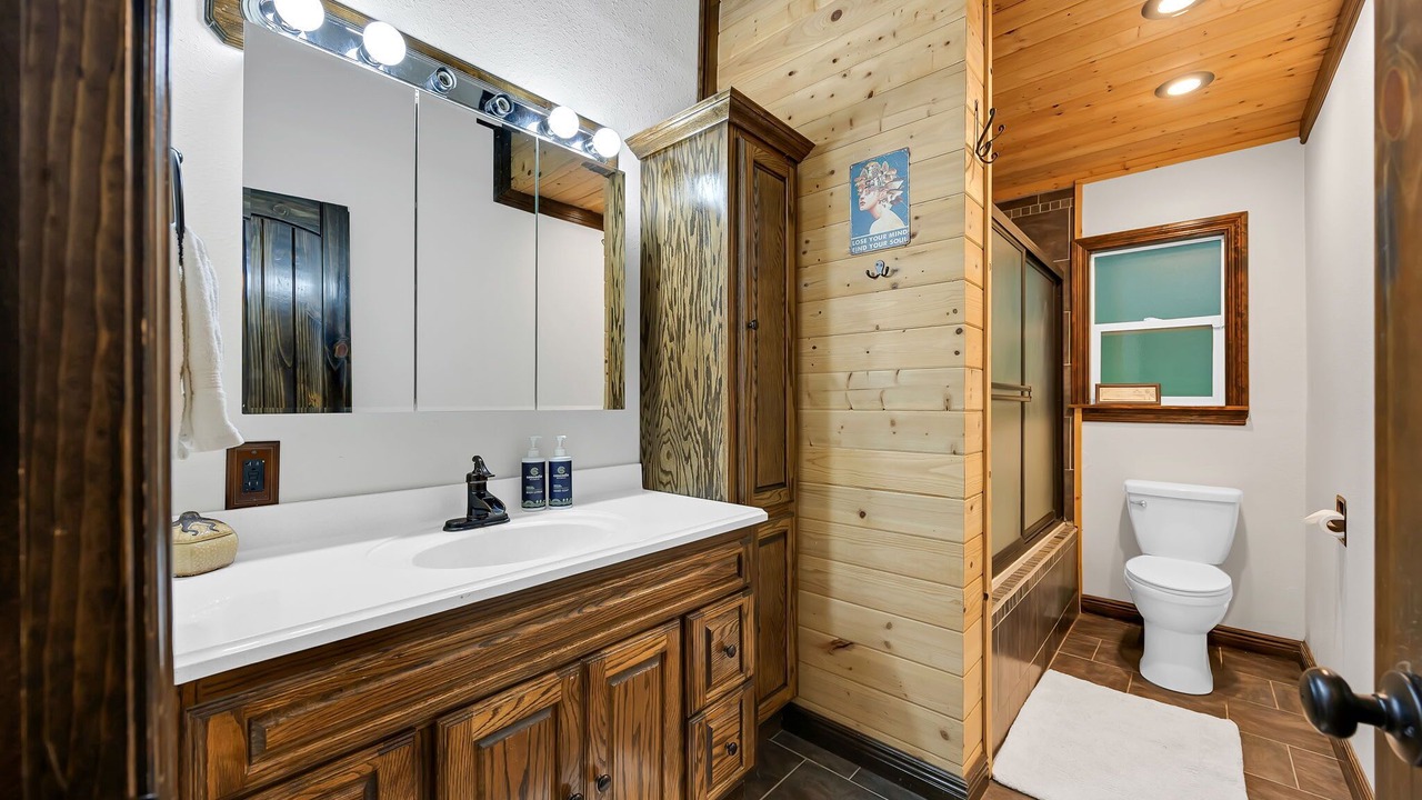 Photo of Bathroom in Marmot