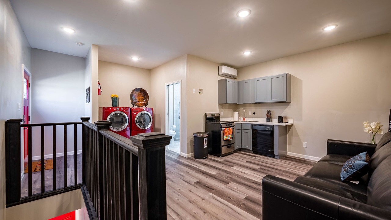 Photo of Livingroom in Northside