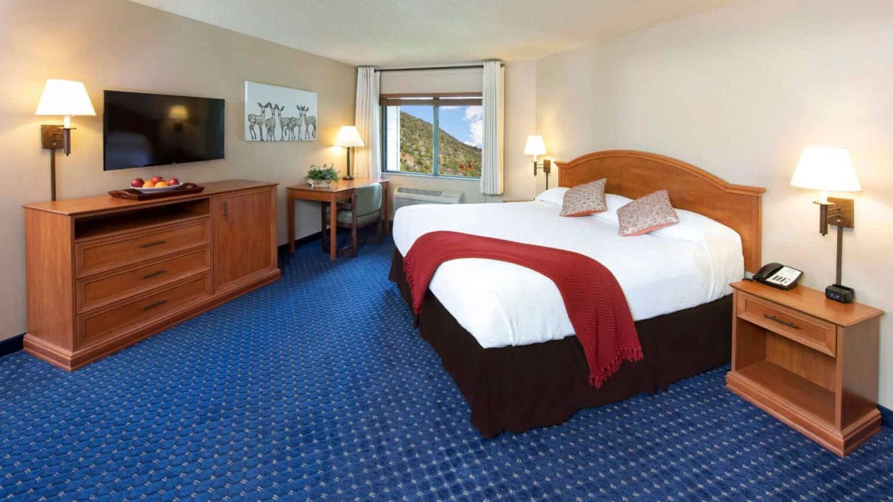 Photo of Bedroom in Glenwood Springs
