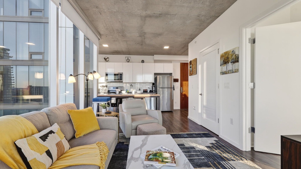 Photo of Livingroom in Music Row