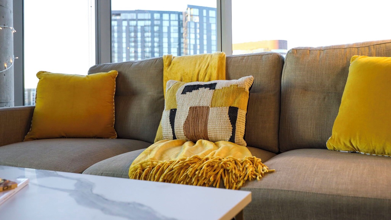 Photo of Livingroom in Music Row