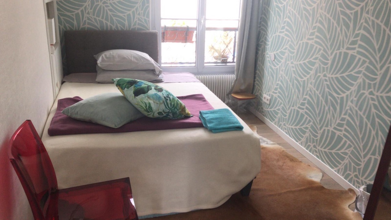 Photo of Bedroom in 10th Arrondissement