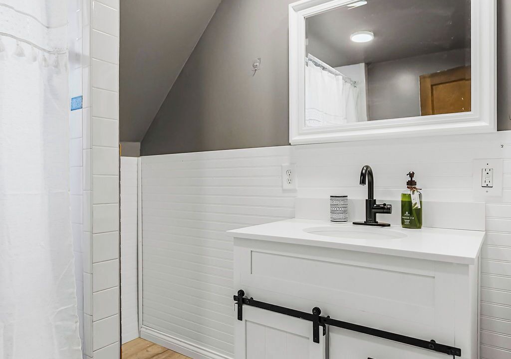 Photo of Bathroom in Grandview