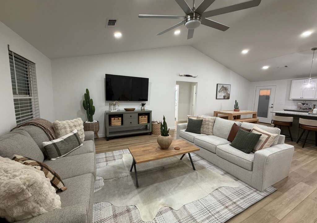 Photo of Livingroom in Thackerville