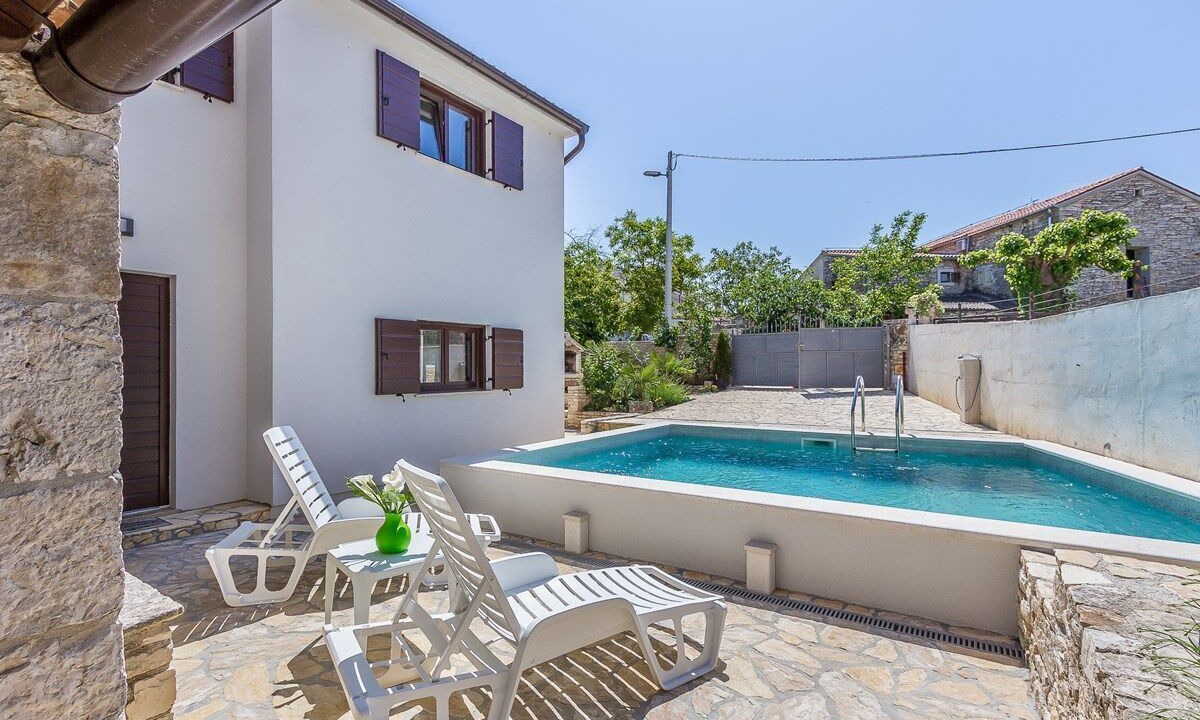 Photo of Outdoor in Peresiji