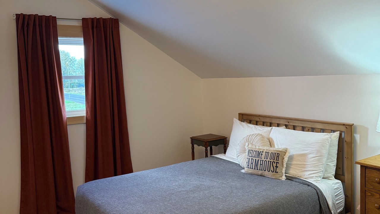 Photo of Bedroom in De Peyster