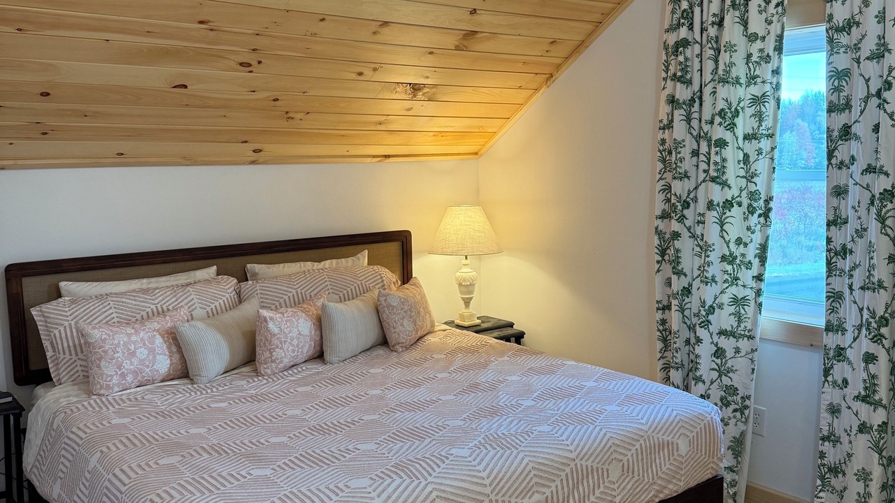 Photo of Bedroom in De Peyster