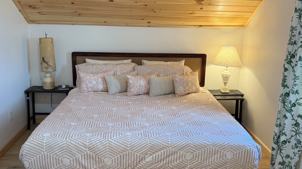 Photo of Bedroom in De Peyster
