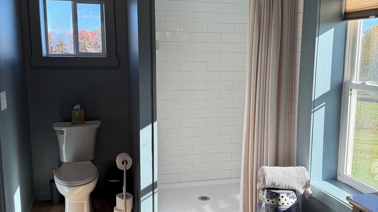 Photo of Bathroom in De Peyster
