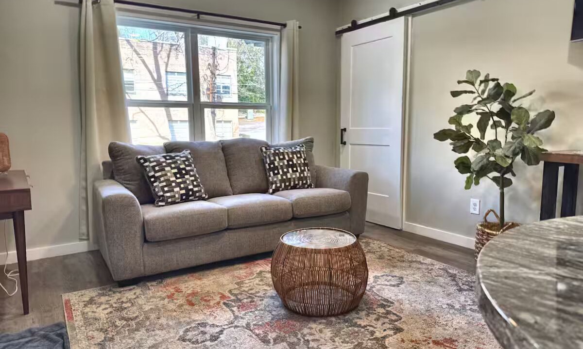 Photo of Livingroom in Sylvan Hills