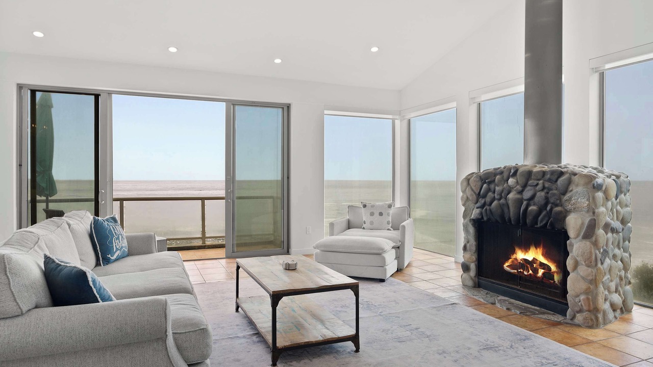 Photo of Livingroom in Western Malibu