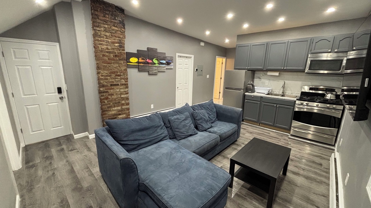 Photo of Livingroom in Weequahic