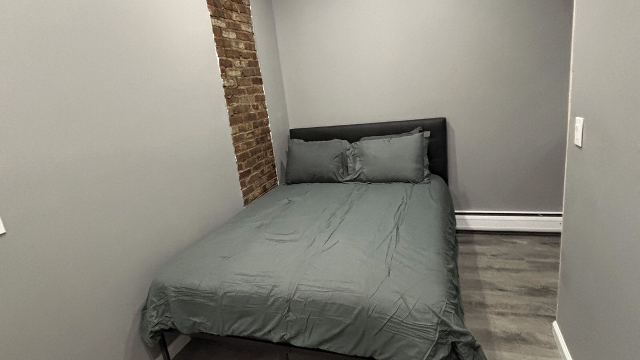 Photo of Bedroom in Weequahic