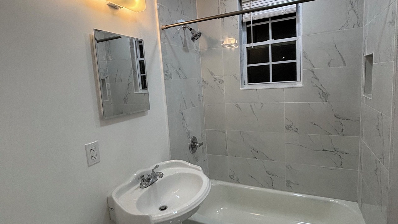 Photo of Bathroom in Weequahic