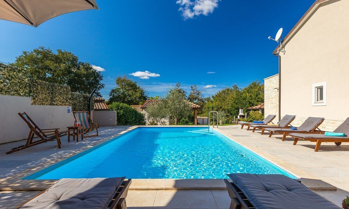 Photo of Outdoor in Beram