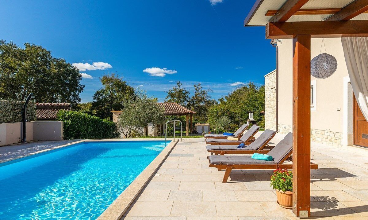 Photo of Outdoor in Beram
