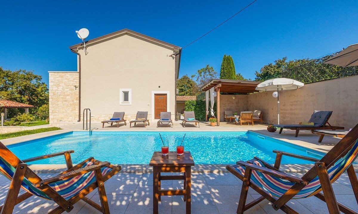 Photo of Outdoor in Beram