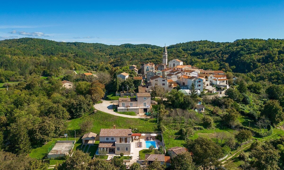 Photo of Outdoor in Beram