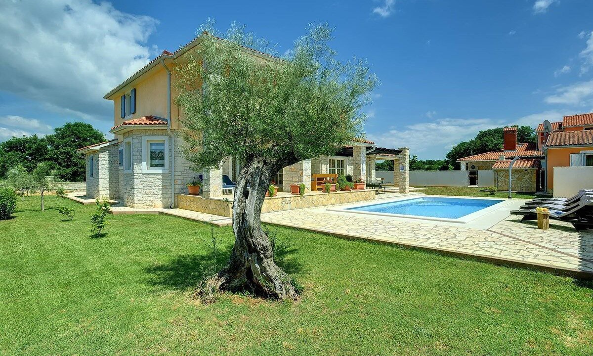 Photo of Outdoor in Gajana