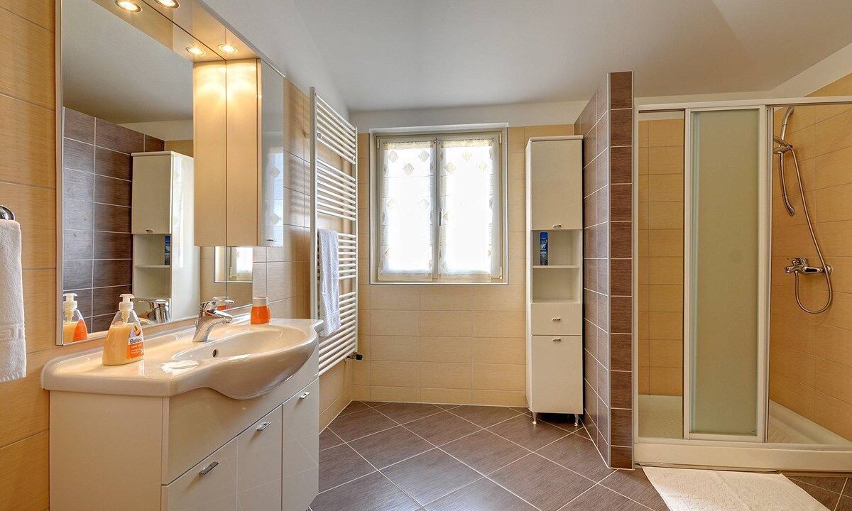 Photo of Bathroom in Gajana