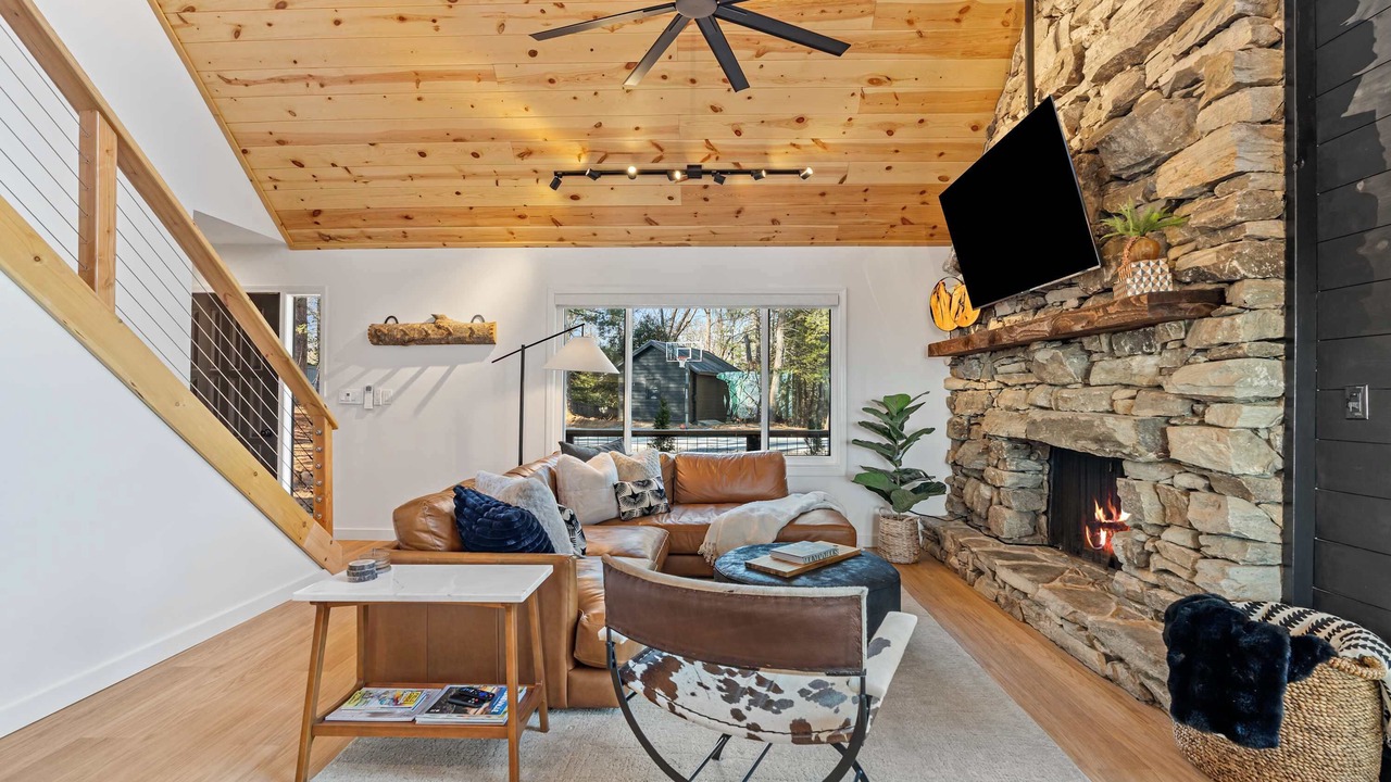 Photo of Livingroom in Skyland