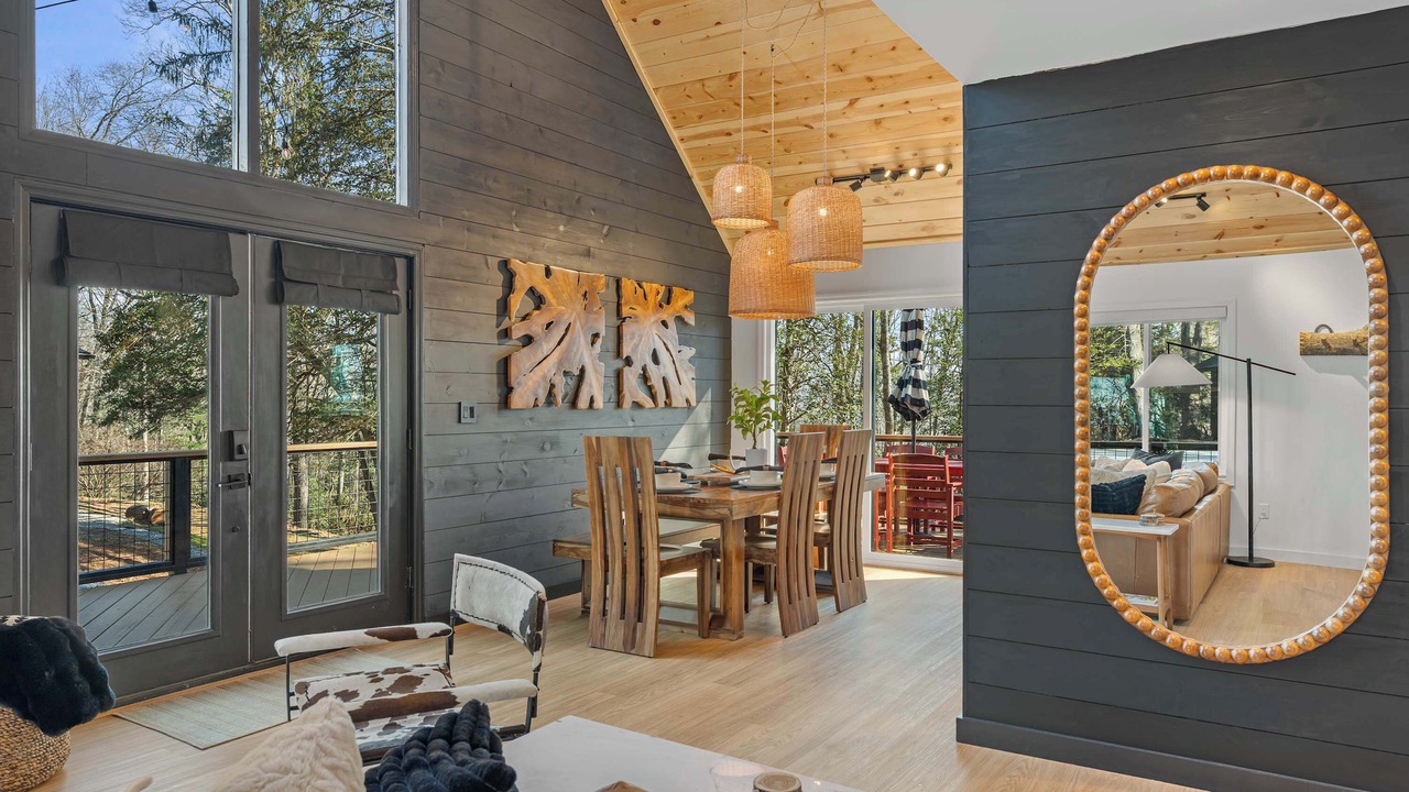 Photo of Livingroom in Skyland