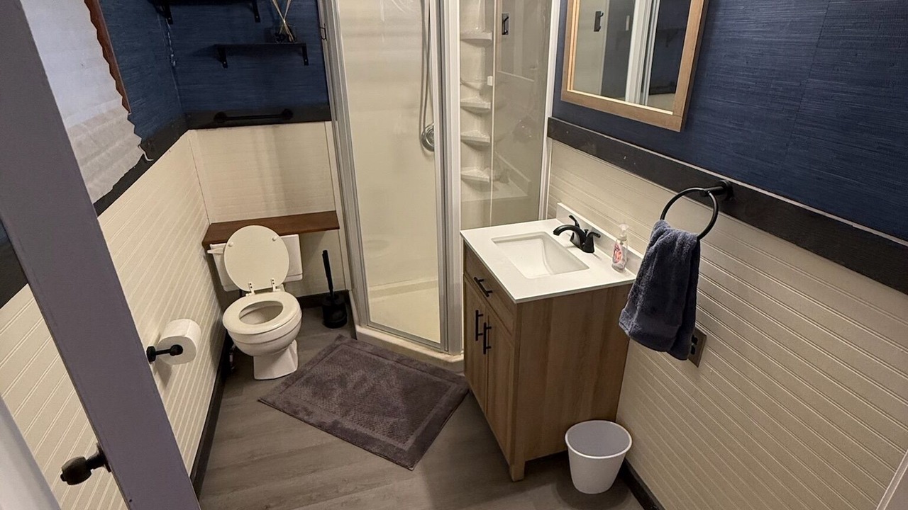 Photo of Bathroom in Roseland