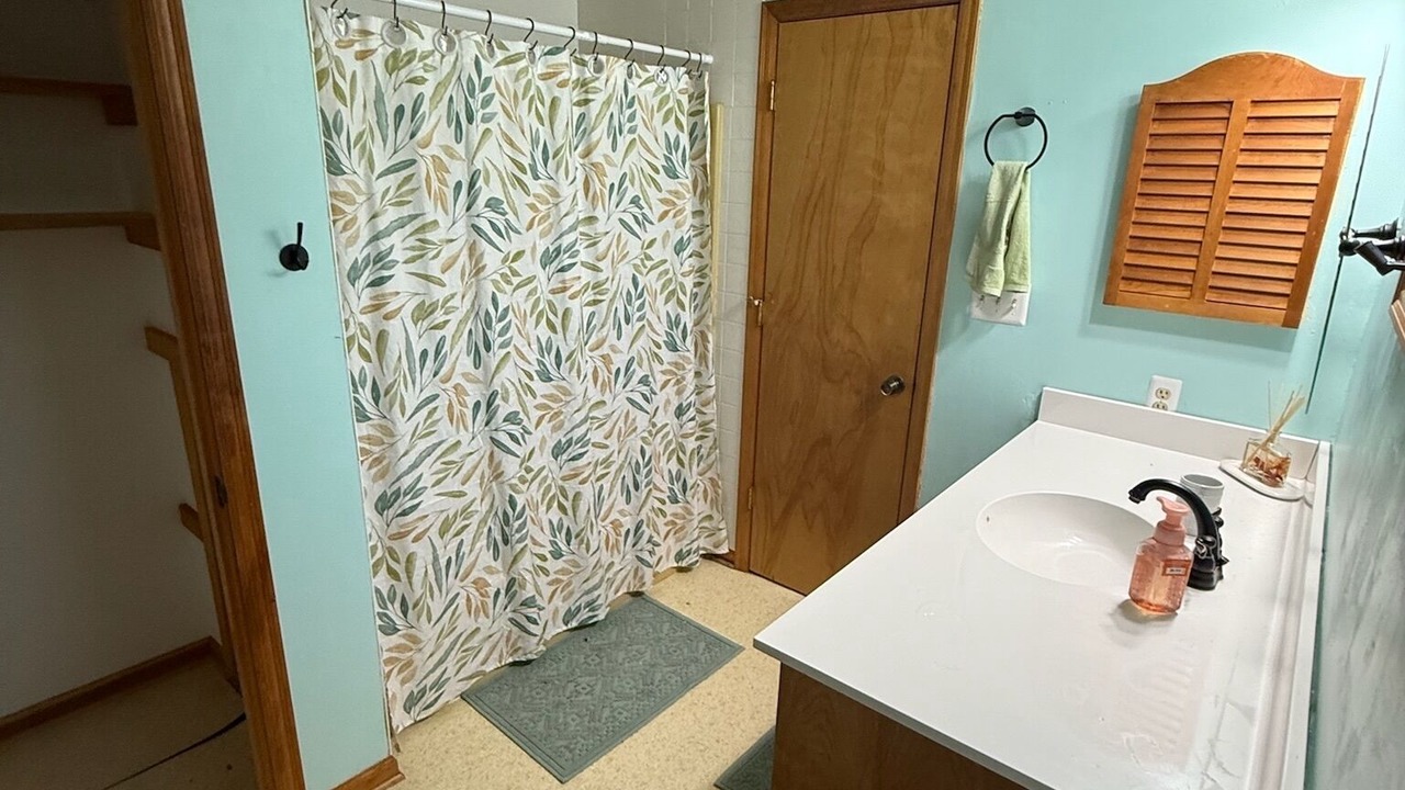Photo of Bathroom in Roseland