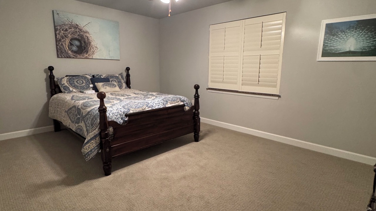 Photo of Bedroom in Deweyville