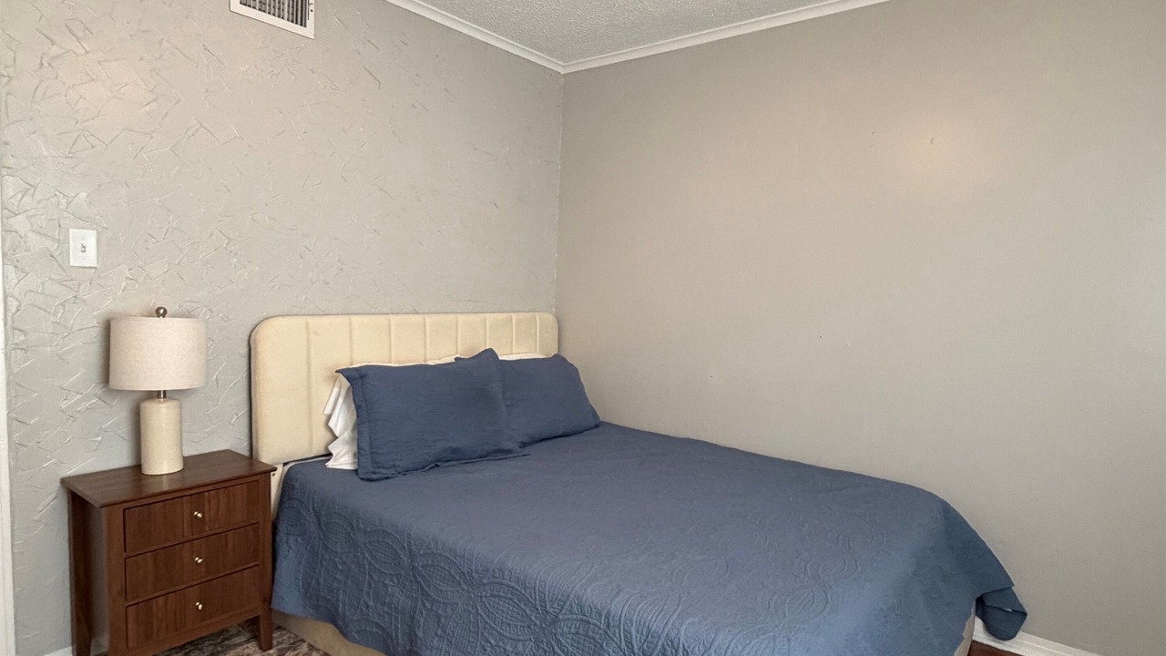 Photo of Bedroom in Elmwood Area