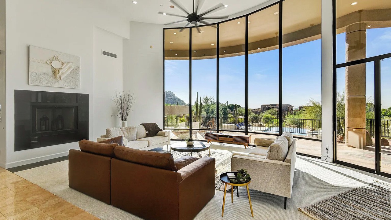 Photo of Livingroom in East Mesa
