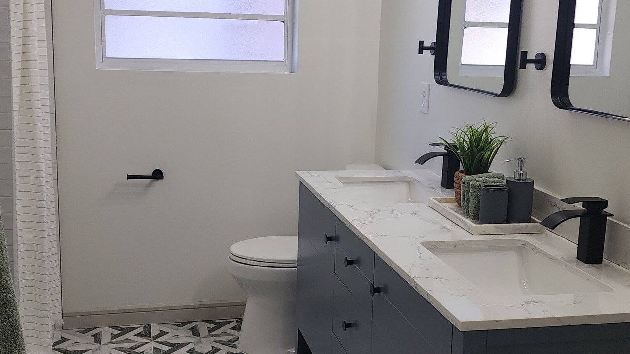 Photo of Bathroom in Avondale
