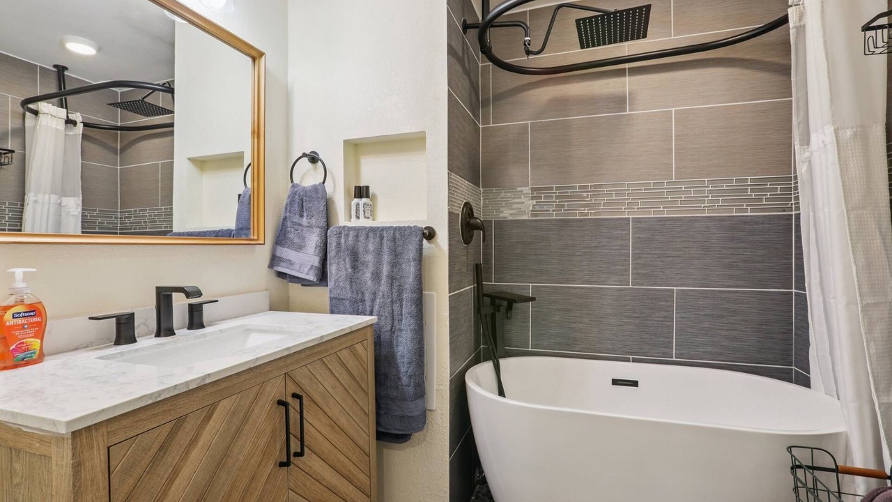 Photo of Bathroom in North Loop