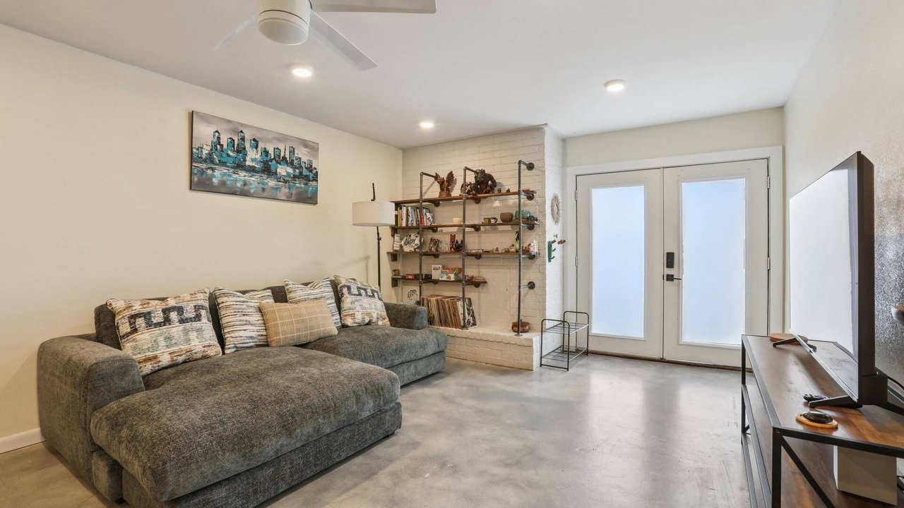 Photo of Livingroom in North Loop
