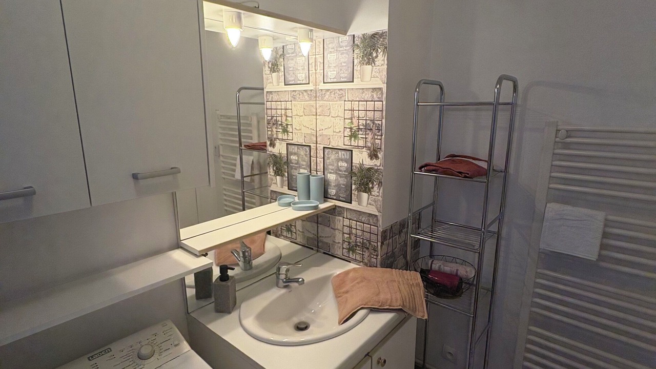 Photo of Bathroom in Joue-les-Tours