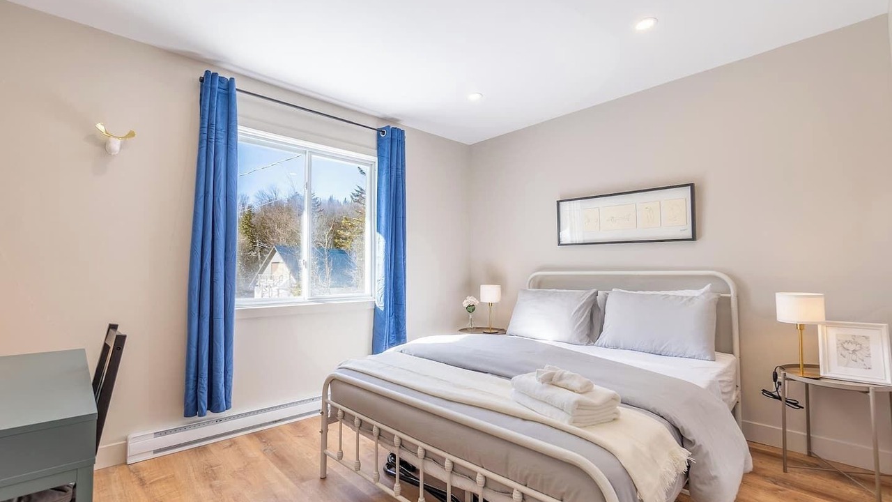 Photo of Bedroom in Les Pays-d'en-Haut Regional County Municipality
