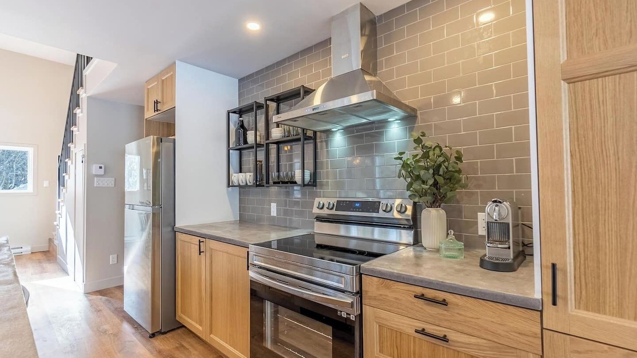 Photo of Kitchen in Les Pays-d'en-Haut Regional County Municipality