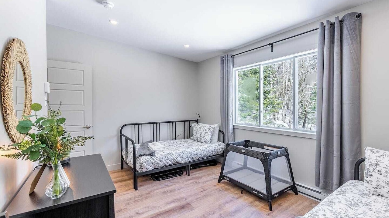 Photo of Bedroom in Les Pays-d'en-Haut Regional County Municipality