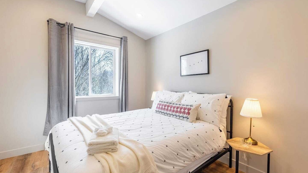Photo of Bedroom in Les Pays-d'en-Haut Regional County Municipality
