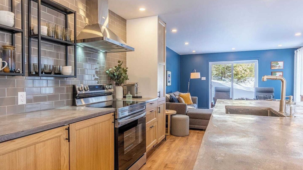 Photo of Kitchen in Les Pays-d'en-Haut Regional County Municipality