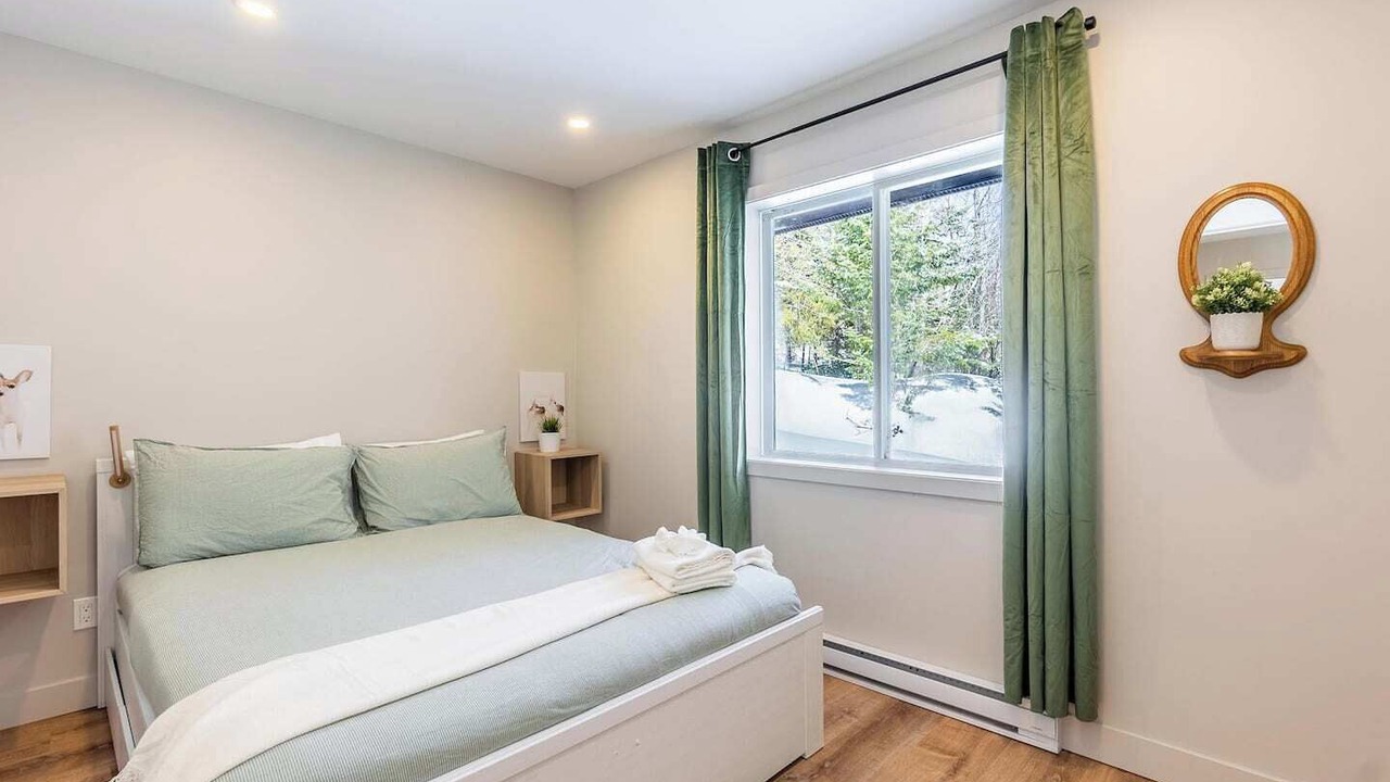 Photo of Bedroom in Les Pays-d'en-Haut Regional County Municipality