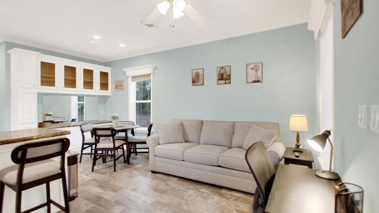 Photo of Livingroom in Wesley Chapel