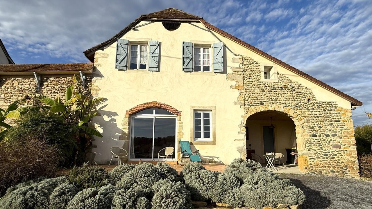 Photo of Outdoor in Viellesegure