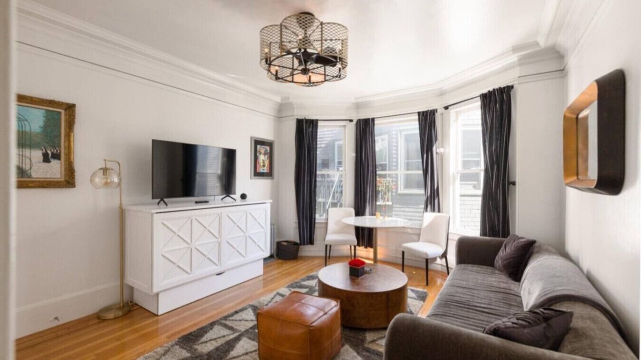 Photo of Livingroom in Lower Nob Hill