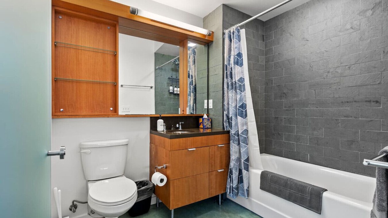 Photo of Bathroom in Downtown San Francisco
