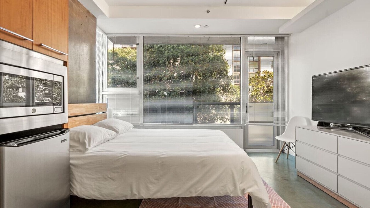 Photo of Bedroom in Downtown San Francisco