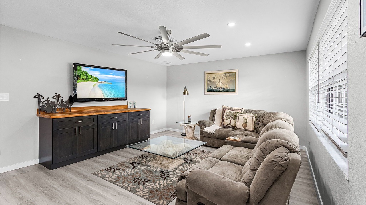 Photo of Livingroom in Alabama Grove Terrace