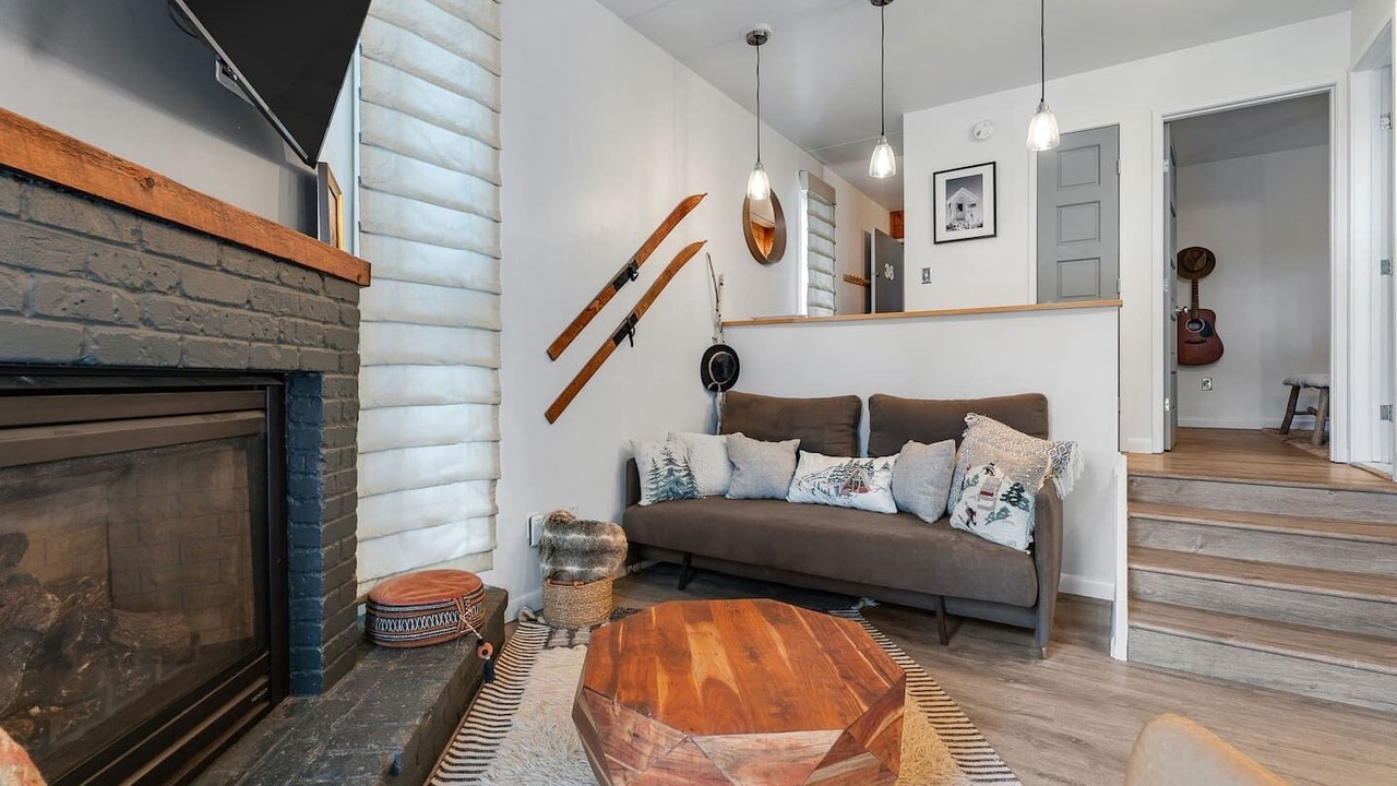 Photo of Livingroom in Warren