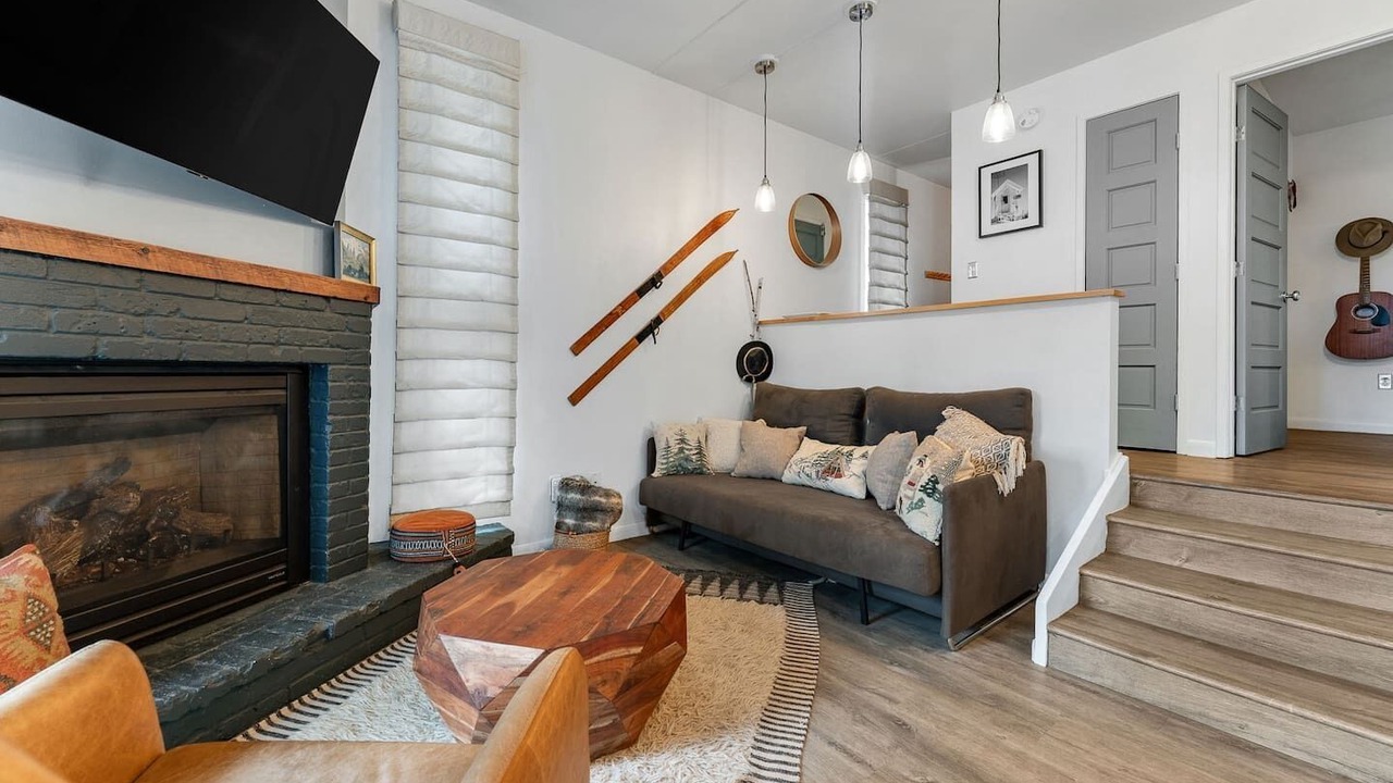 Photo of Livingroom in Warren